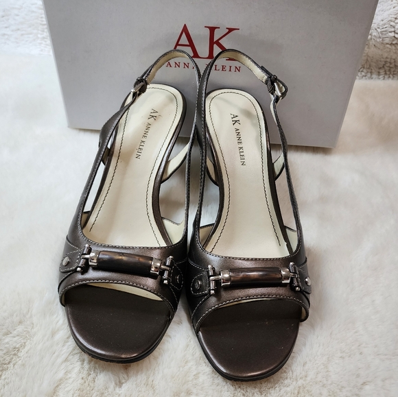 Anne Klein Bronze Slingback Heels 8.5M - Picture 2 of 14